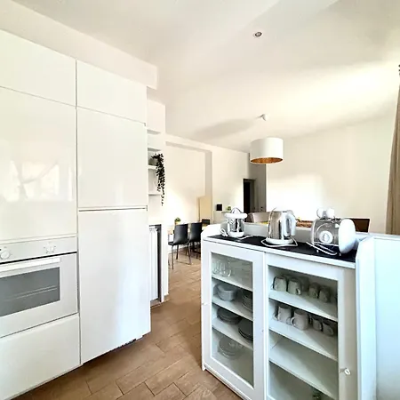 アパート Borgoluce Spacious Apt - 2 Baths & Free Parking ベルガモ